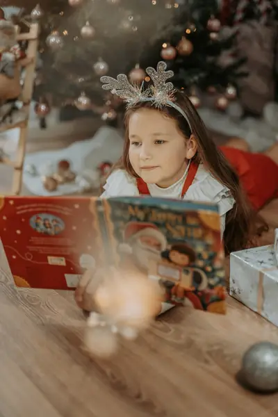 Christmas mini session photography by Lasma Lagzdina, Peterborough, Cambridgeshire